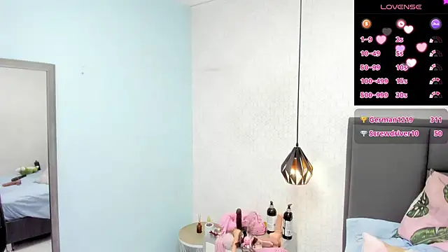 Snapshot of MADISON_ROWAN1 chatting on February 2025 06:29:02 AM MADISON ROWAN1 online show from February 2025 06:29:02 AM