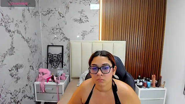 Snapshot of MADISON_ROWAN1 chatting on September 2025 03:06:02 AM MADISON ROWAN1 online show from September 2025 03:06:02 AM