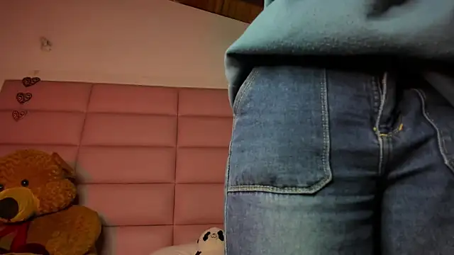 little-Emma online show from January 2025 03:12:02 AM