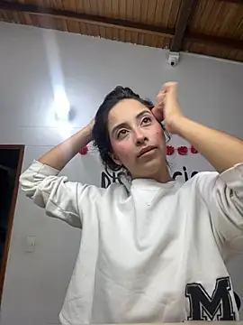 little-Emma online show from September 2025 02:46:02 AM