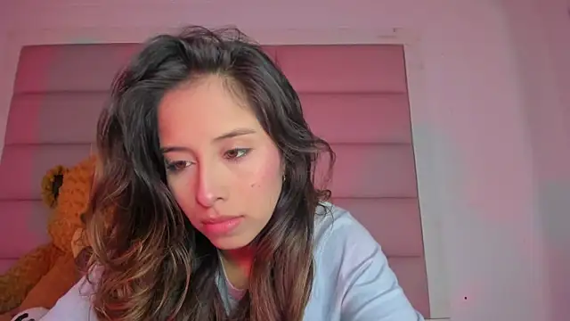 little-Emma online show from December 2025 03:12:02 AM