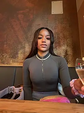 Snapshot of Black_Dolll chatting on April 2026 11:18:02 AM Black Dolll online show from April 2026 11:18:02 AM