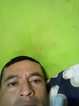 Snapshot of BafflingWhatsis chatting on December 2025 12:51:01 AM BafflingWhatsis online show from December 2025 12:51:01 AM