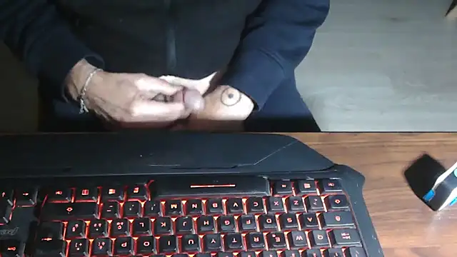 Adri gard online show from November 2025 09:30:02 PM