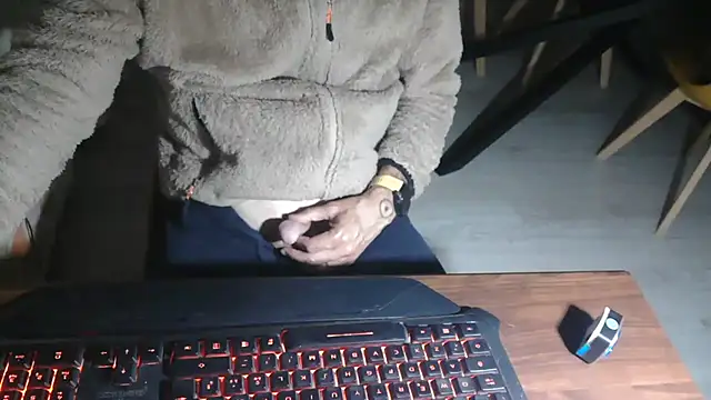 Snapshot of Adri_gard chatting on April 2026 08:21:01 PM Adri gard online show from April 2026 08:21:01 PM