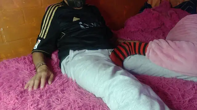 Snapshot of OldManAndGirlishLady chatting on March 2025 02:27:02 AM OldManAndGirlishLady online show from March 2025 02:27:02 AM