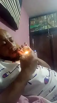 pineda1689 online show from December 2024 11:45:02 PM