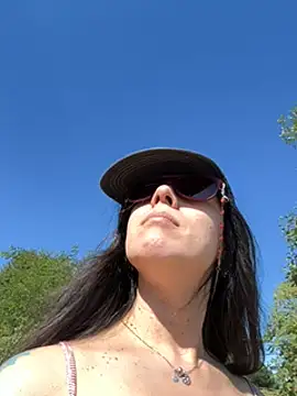 Reinacatchile online show from February 2025 07:16:02 PM