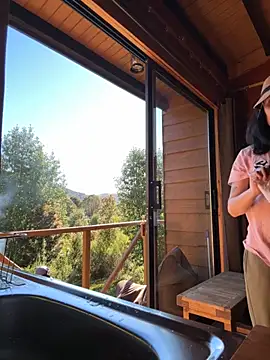 Reinacatchile online show from November 2025 09:14:02 PM