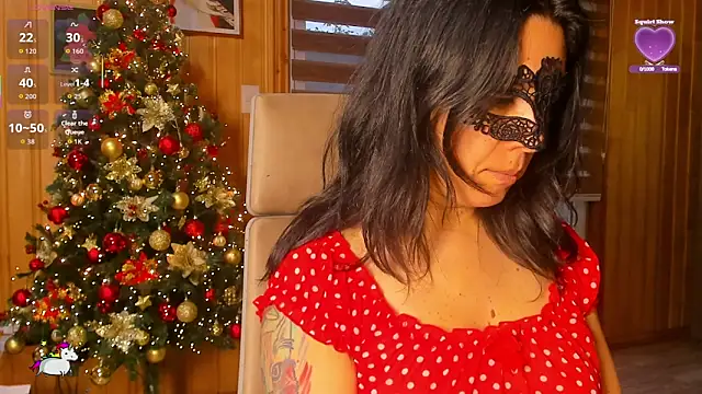 Reinacatchile online show from December 2025 12:19:02 AM