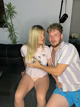 Snapshot of NickyGold_Official chatting on April 2026 06:32:02 PM NickyGold Official online show from April 2026 06:32:02 PM