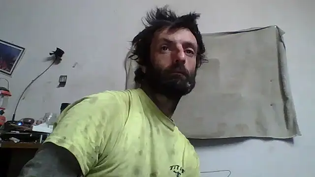 Snapshot of BigPeter6987 chatting on January 2025 09:57:02 AM BigPeter6987 online show from January 2025 09:57:02 AM