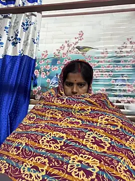 Beauty-queen online show from January 2026 01:48:01 PM