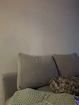 Alirawrz online show from October 2025 07:34:01 PM