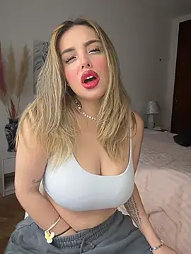 Snapshot of Alirawrz chatting on February 2026 09:41:01 AM Alirawrz online show from February 2026 09:41:01 AM