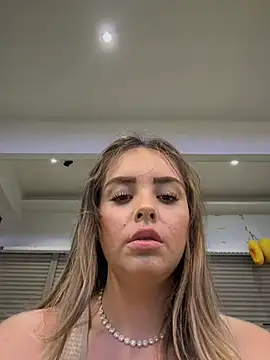 Snapshot of Alirawrz chatting on February 2026 06:11:01 AM Alirawrz online show from February 2026 06:11:01 AM