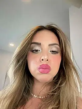 Snapshot of Alirawrz chatting on March 2026 03:56:01 AM Alirawrz online show from March 2026 03:56:01 AM