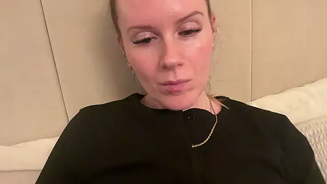 Snapshot of redheadrosie69 chatting on November 2025 08:33:02 PM redheadrosie69 online show from November 2025 08:33:02 PM