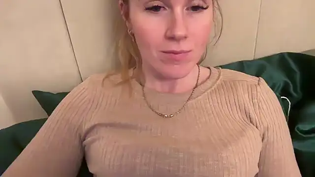 Snapshot of redheadrosie69 chatting on December 2025 08:06:02 PM redheadrosie69 online show from December 2025 08:06:02 PM