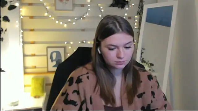 Josephine Kiss online show from March 2026 12:34:01 PM