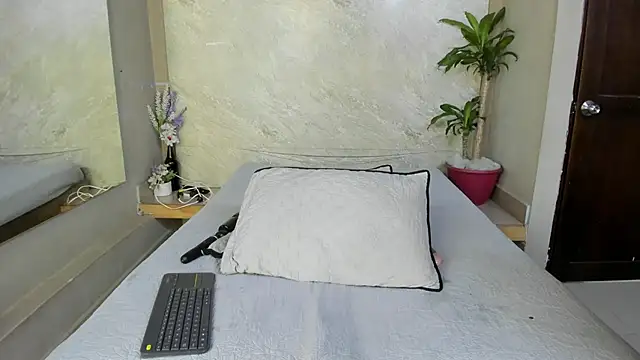 Snapshot of SussanMilf_ chatting on January 2025 02:19:01 PM SussanMilf online show from January 2025 02:19:01 PM