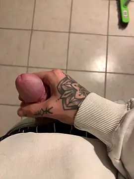 Snapshot of YoungDick25 chatting on October 2025 09:59:01 PM YoungDick25 online show from October 2025 09:59:01 PM