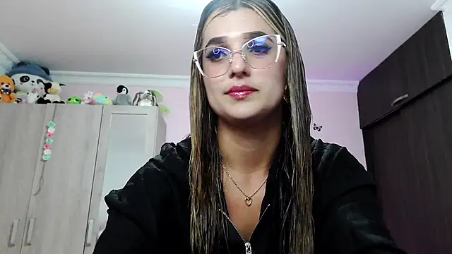 Snapshot of caroline_jonson chatting on January 2025 09:47:01 PM caroline jonson online show from January 2025 09:47:01 PM