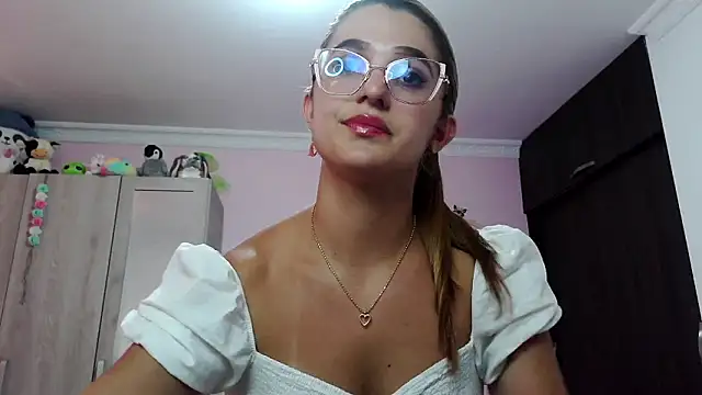 Snapshot of caroline_jonson chatting on January 2025 07:08:01 PM caroline jonson online show from January 2025 07:08:01 PM