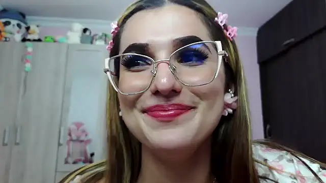 Snapshot of caroline_jonson chatting on February 2025 10:30:01 PM caroline jonson online show from February 2025 10:30:01 PM