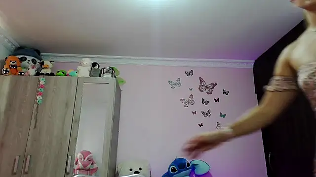 Snapshot of caroline_jonson chatting on February 2025 05:54:02 PM caroline jonson online show from February 2025 05:54:02 PM