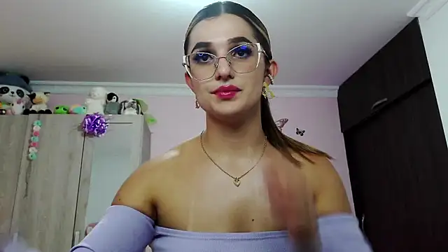 Snapshot of caroline_jonson chatting on February 2025 06:52:02 PM caroline jonson online show from February 2025 06:52:02 PM