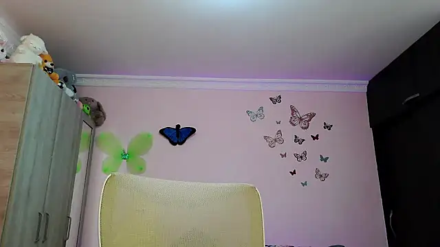 Snapshot of caroline_jonson chatting on September 2025 02:29:02 PM caroline jonson online show from September 2025 02:29:02 PM