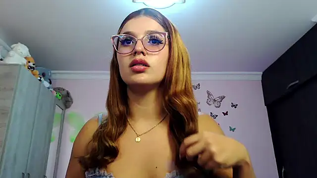 Snapshot of caroline_jonson chatting on October 2025 08:29:02 PM caroline jonson online show from October 2025 08:29:02 PM