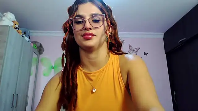 Snapshot of caroline_jonson chatting on November 2025 09:21:02 PM caroline jonson online show from November 2025 09:21:02 PM