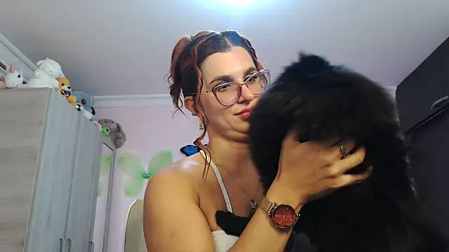 Snapshot of caroline_jonson chatting on November 2025 09:20:02 PM caroline jonson online show from November 2025 09:20:02 PM