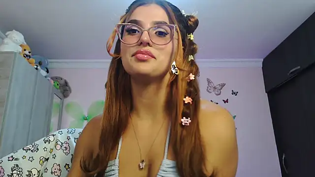 Snapshot of caroline_jonson chatting on December 2025 09:42:01 PM caroline jonson online show from December 2025 09:42:01 PM