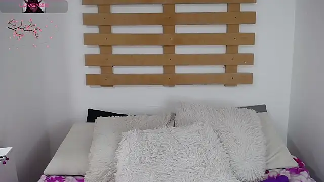 Tifanny Sweett online show from January 2025 09:44:02 AM