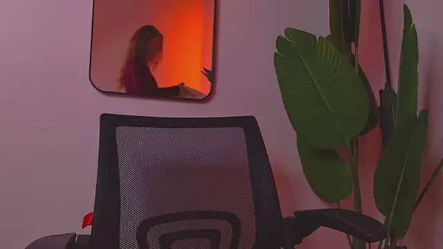 Whitney Svonn online show from March 2025 07:17:01 PM