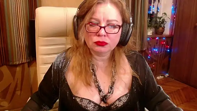 Miss Tress online show from November 2025 11:21:02 PM