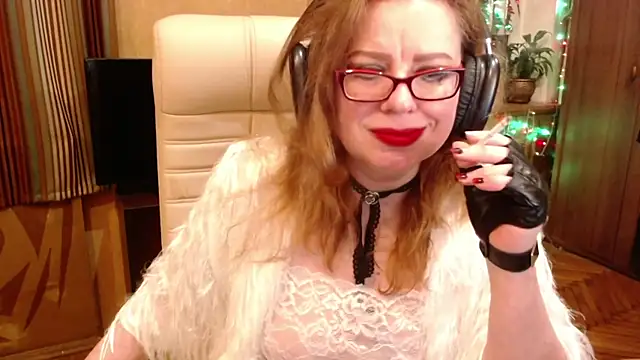 Miss Tress online show from February 2026 08:54:01 PM