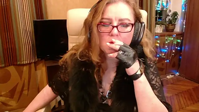 Snapshot of Miss_Tress chatting on April 2026 11:20:02 PM Miss Tress online show from April 2026 11:20:02 PM