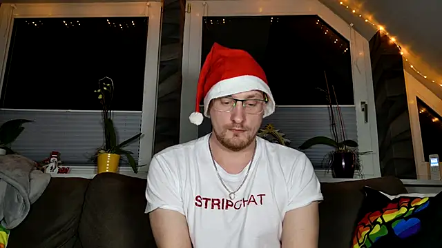 Snapshot of Relsxboy chatting on December 2024 05:10:02 PM Relsxboy online show from December 2024 05:10:02 PM