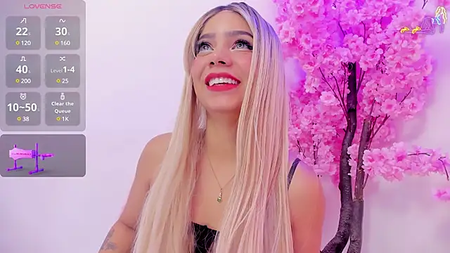 SenniaBella online show from February 2025 01:44:02 PM