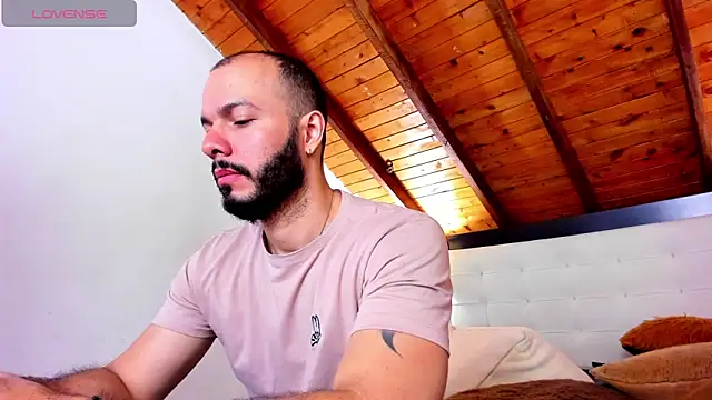 Tom Bailey online show from October 2025 12:41:02 PM