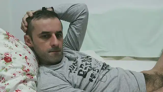 Snapshot of stevenpit chatting on December 2024 08:49:02 AM stevenpit online show from December 2024 08:49:02 AM