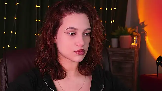 Snapshot of LolaLemona chatting on March 2026 10:32:02 AM LolaLemona online show from March 2026 10:32:02 AM