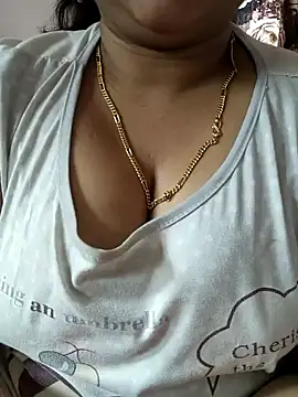 cuteyqueen online show from January 2025 05:00:01 AM