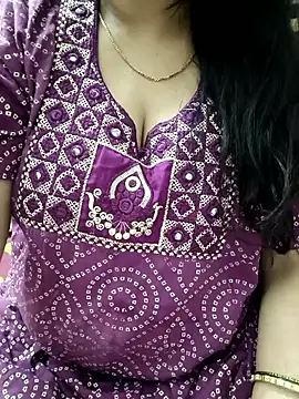 cuteyqueen online show from February 2026 01:25:01 PM