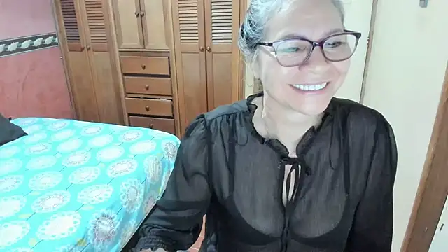 Snapshot of Carlaa-69 chatting on February 2025 10:04:02 AM Carlaa-69 online show from February 2025 10:04:02 AM