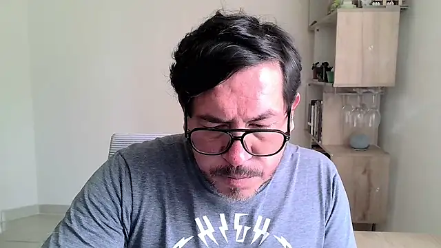 Snapshot of OsoMaduro12 chatting on February 2026 08:35:02 PM OsoMaduro12 online show from February 2026 08:35:02 PM